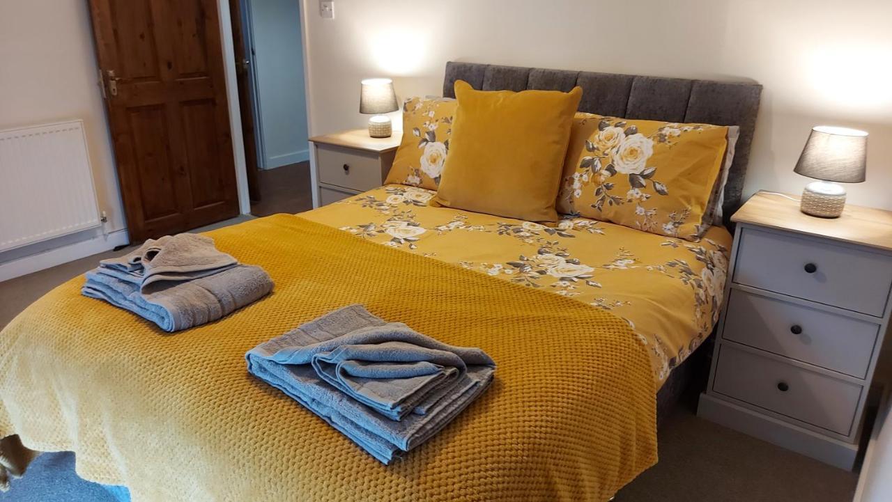 The Cock Hotel Bronllys 외부 사진