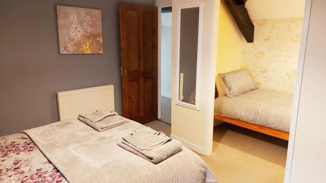 The Cock Hotel Bronllys 외부 사진