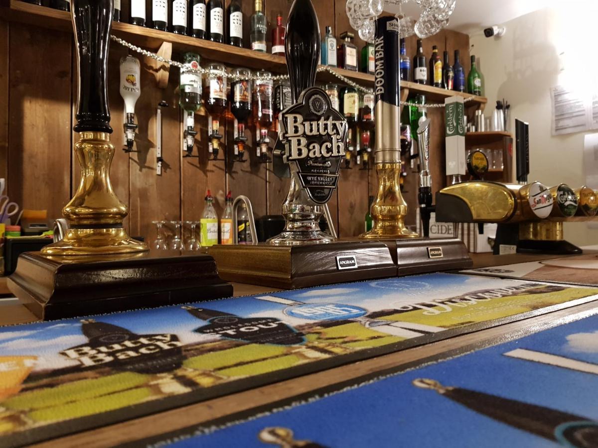The Cock Hotel Bronllys 외부 사진